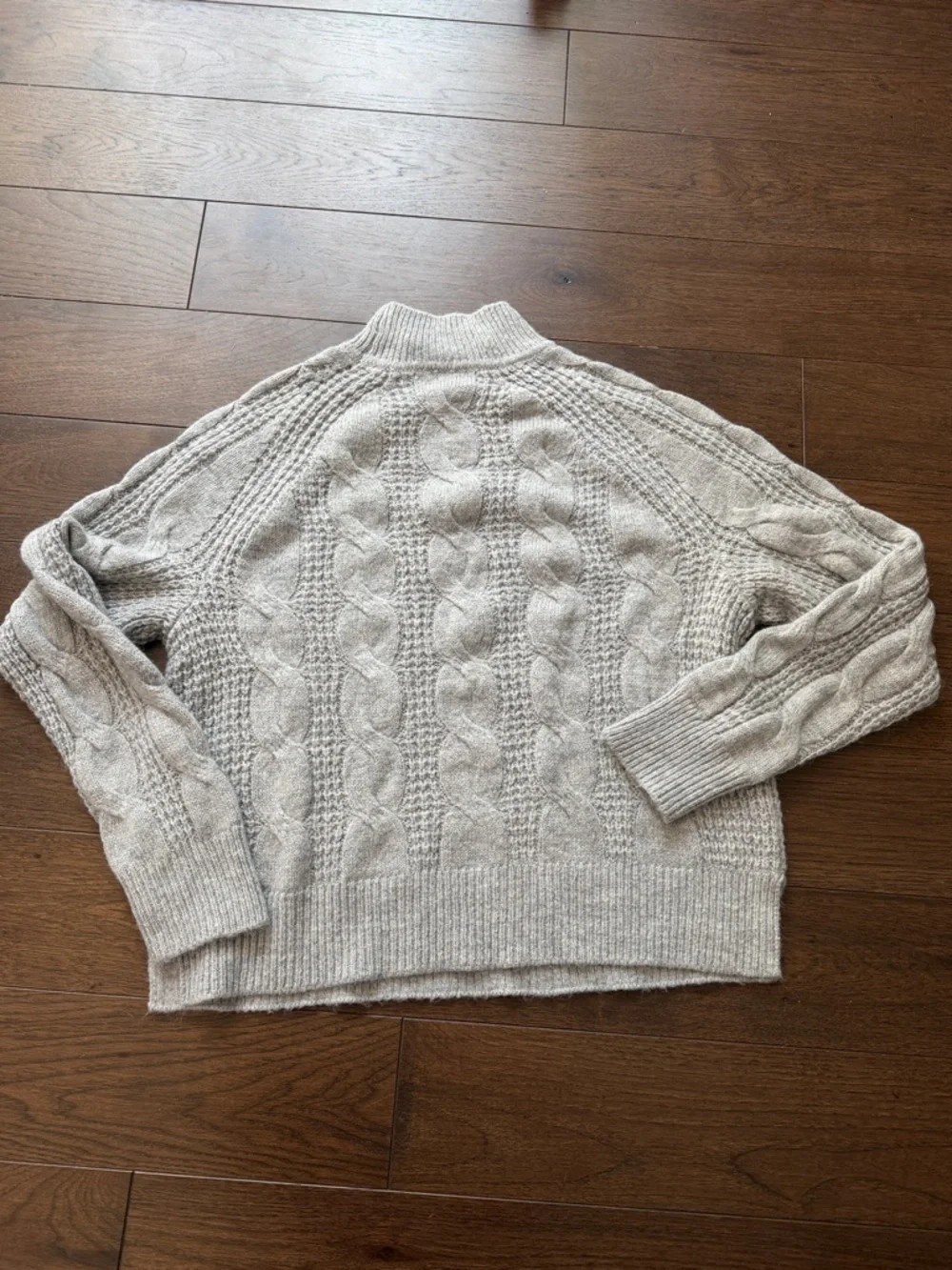 J.Crew Women Gray Chunky Cable Knit Medium Sweater - C1-004